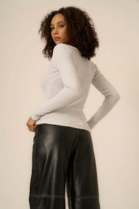 Kieran Notch Neck Longsleeve