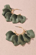 Load image into Gallery viewer, Smooth Petal Earrings- More Colors