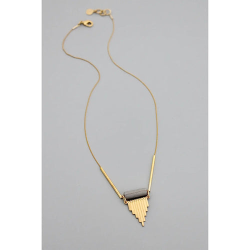 Small Pendant and Chain Necklace - Gold