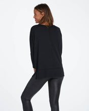 Load image into Gallery viewer, Perfect Length Dolman 3/4 Sleeve Top- Very Black