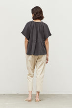 Load image into Gallery viewer, Double Gauze High Low Blouse - Washed Black