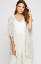 Load image into Gallery viewer, Dawn Kimono - Mist Tropic Floral